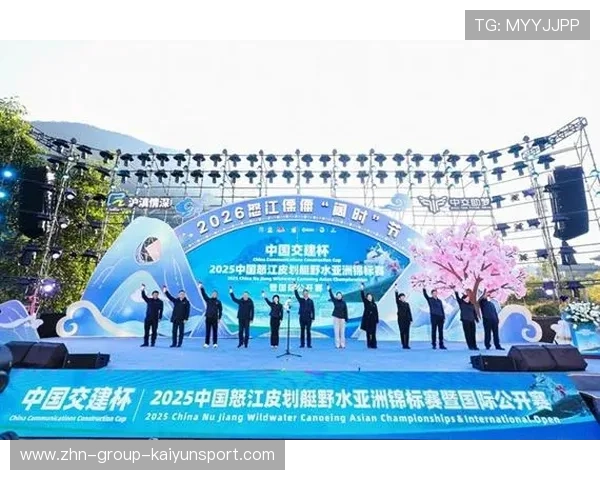 皮划艇选手拍水抗议裁判，扣分反而变加分戏剧性十足